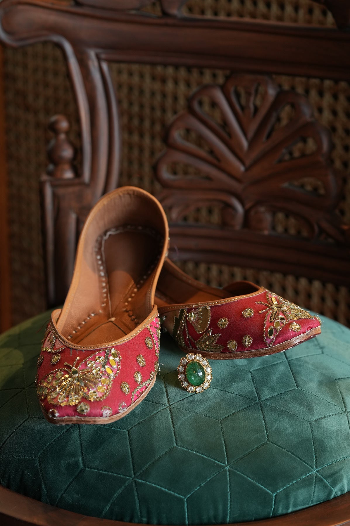 Sindoori Red Embroidered Juttie