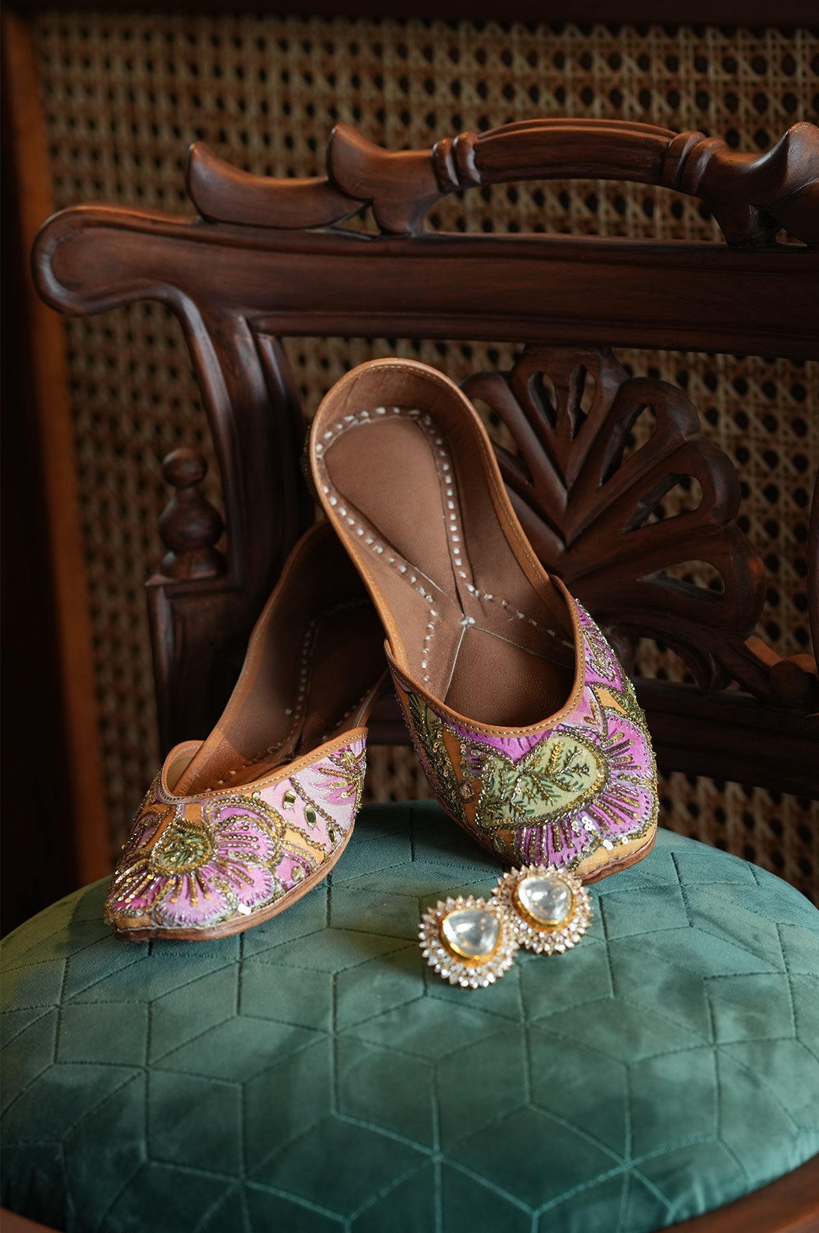 Kesar Embroidered Juttie