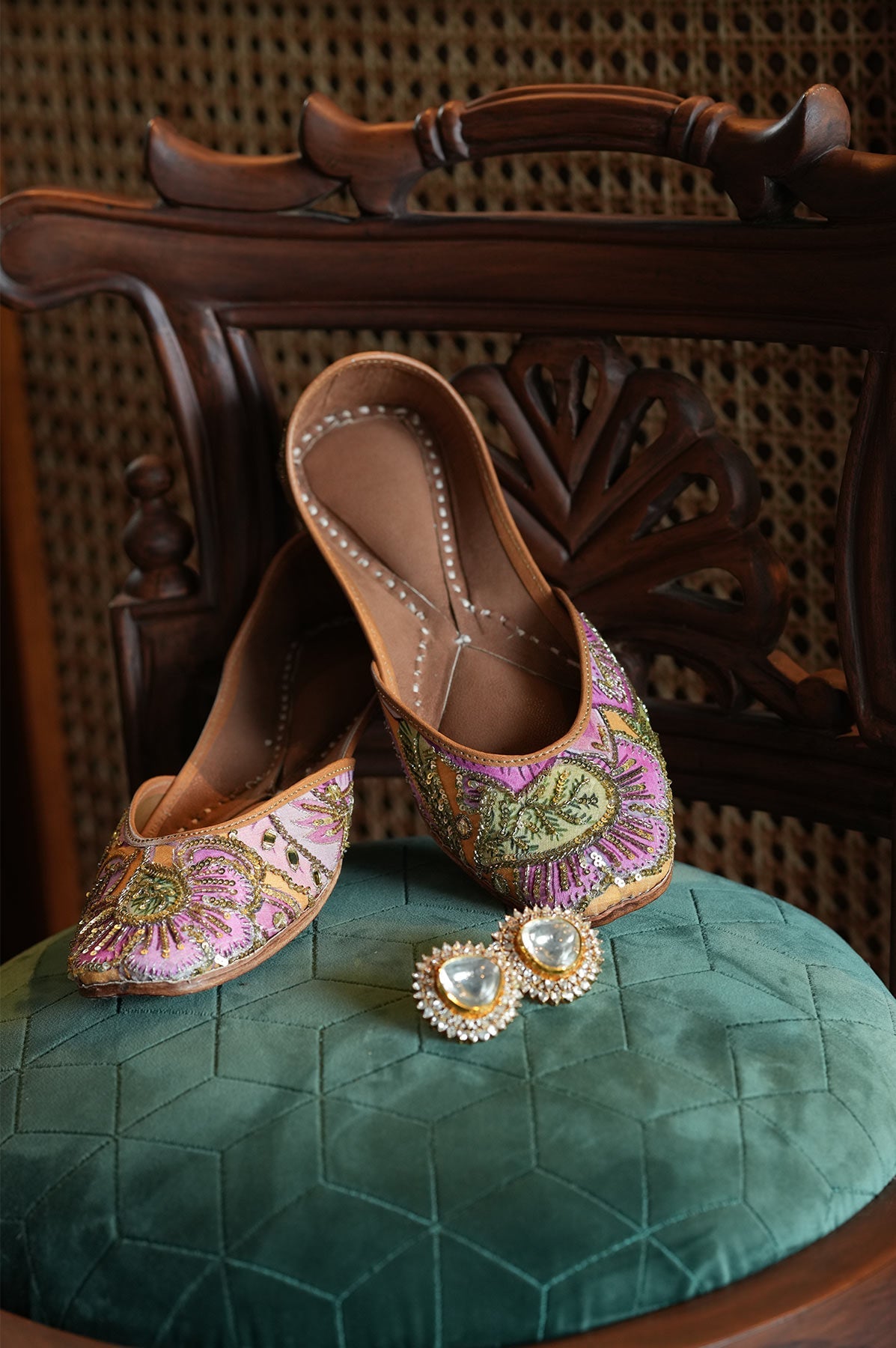 Kesar Embroidered Juttie